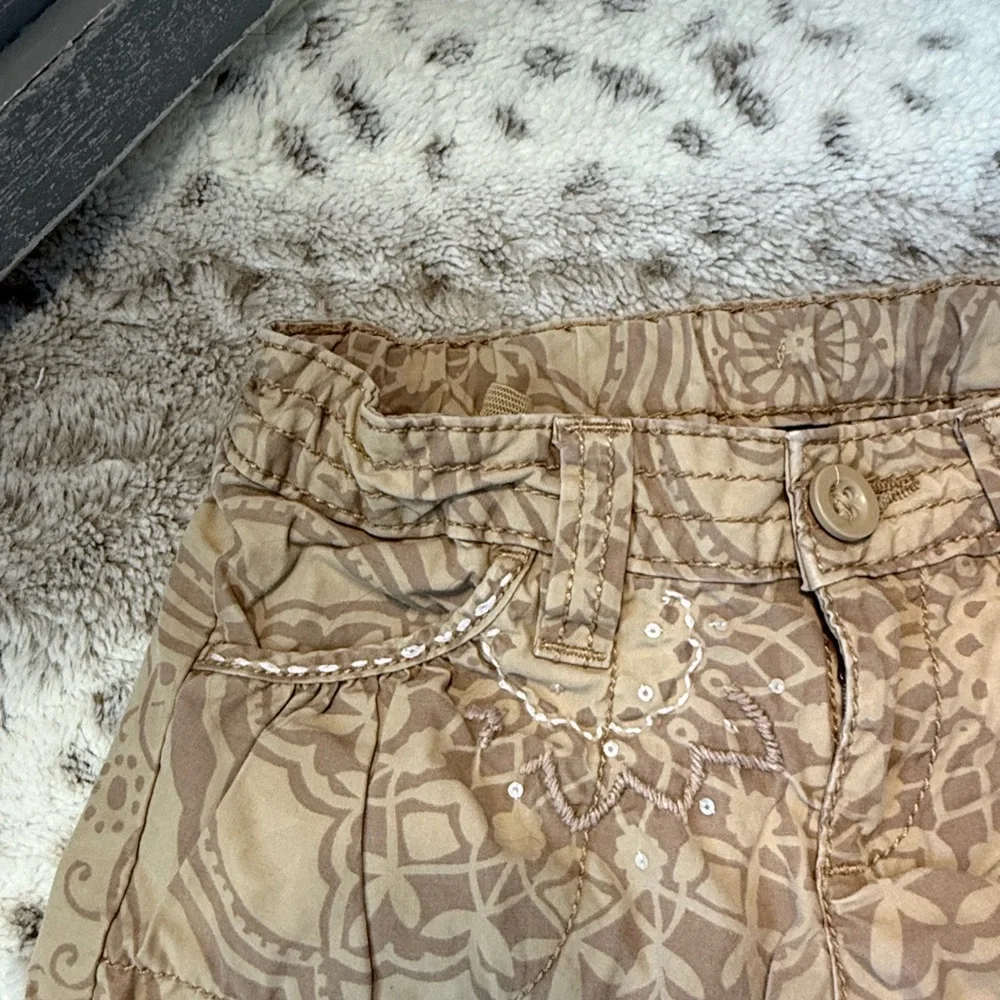 Gap Kids cream tan boho embroidered shorts girls 5T neutral girlhoodcore summer